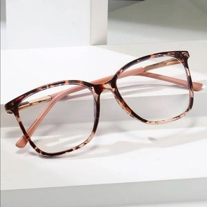 selling blue light glasses